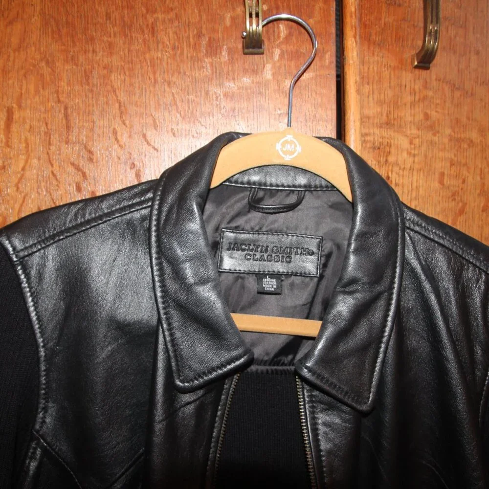 Jacket, leather with knitted sleeves and back. Size L. Jaclyn Smith. Good. - Picture 10 of 10